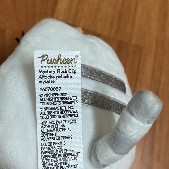 ❤️ Pusheen Mystery Plush Clip Keychain Charm New - Picture 8 of 8